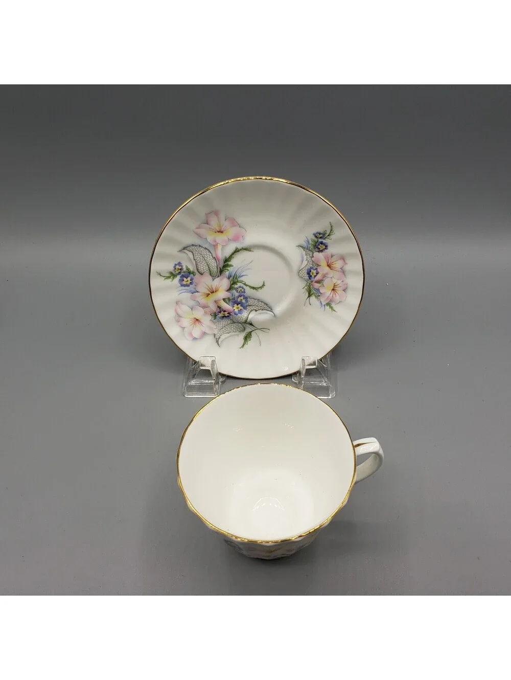 Vintage Duchess Teacup & Saucer Trumpet Flower Fine Bone China England Pink
